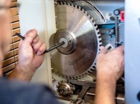 vertical panel saw safety