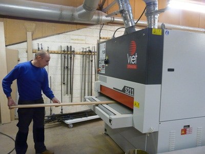 Valley Joinery uses the Viet sander to prepare all its joinery items for spray painting. 